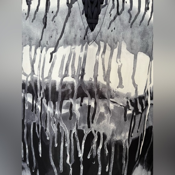 ✨ Nicole Miller Artelier 100% Silk Abstract Print Sleeveless Top ✨ (Sz L) - Picture 4 of 10